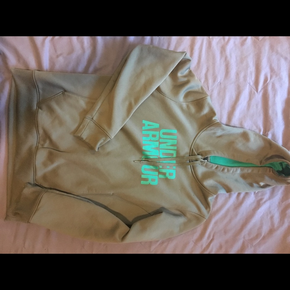 Comfortable, warm Under Armour sweatshirt.